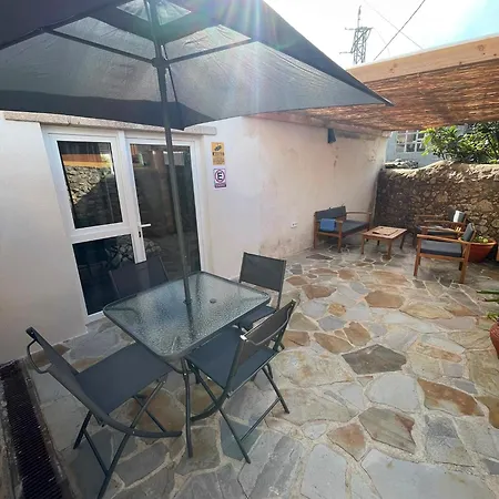 Bonita Casa Con Terraza Y Porche En Playa Vicedo